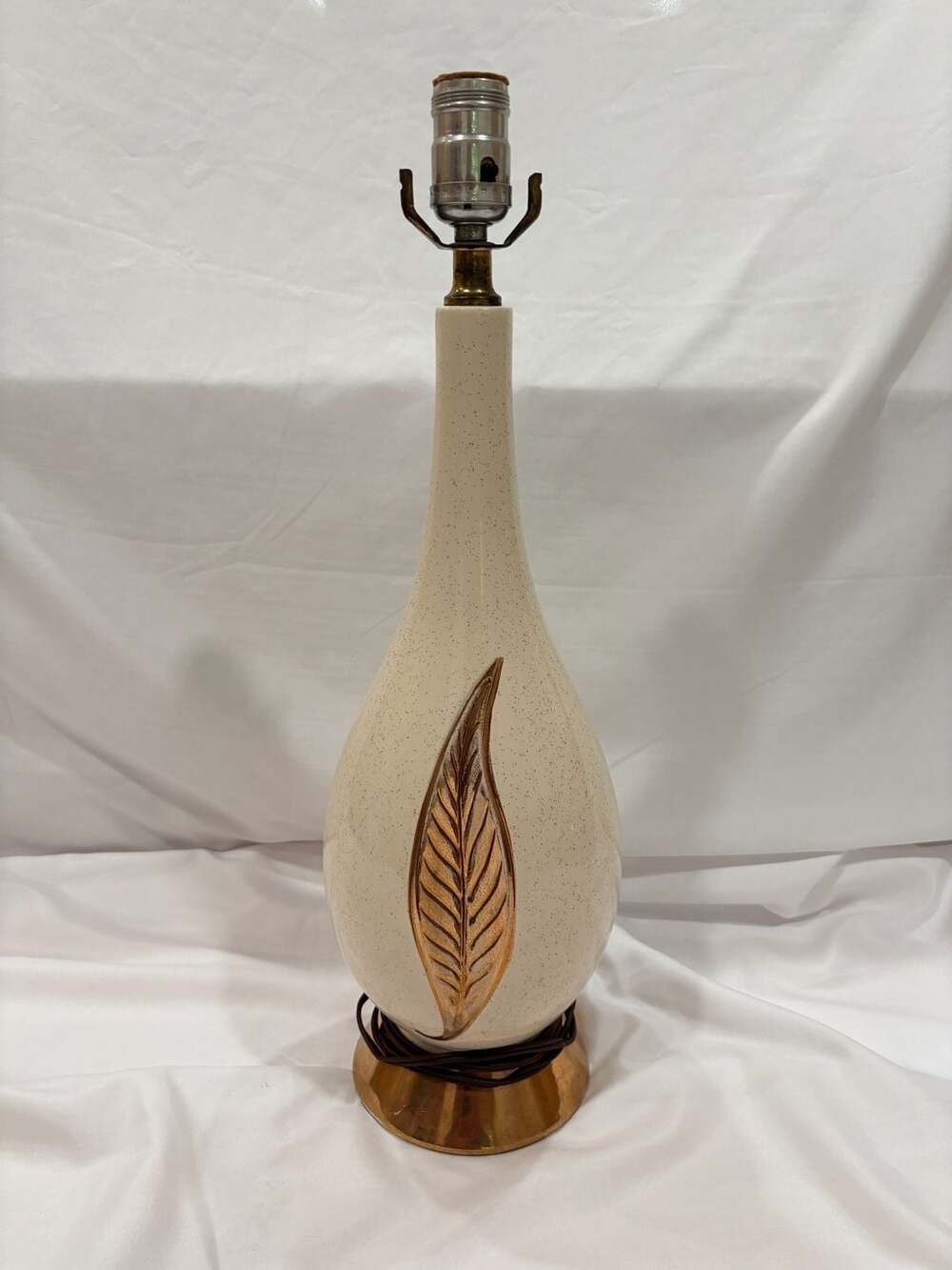 Vintage MCM Ceramic Table Lamp Ivory Speckled Gold Leaf Brass Hollywood Regency